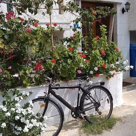 Irene Hotel apartamentowy 2*
